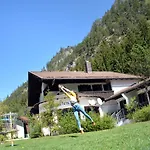 Almhof Baumgarten Bed and Breakfast 3*
