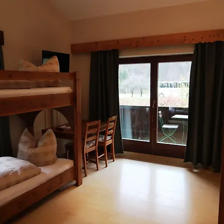 Almhof Baumgarten Bed & Breakfast 3*