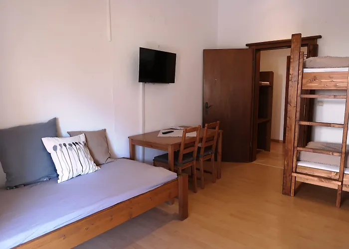 Almhof Baumgarten Bed and Breakfast 3*