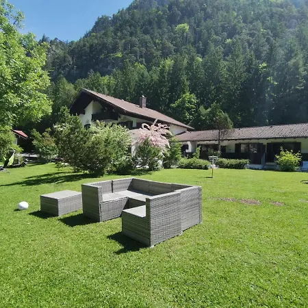 Bed & Breakfast Almhof Baumgarten 3*